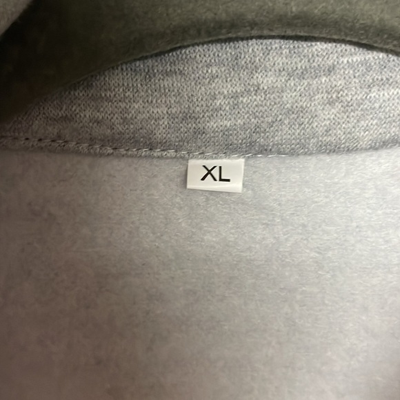 Size XL gray mock neck quarter zip sweatshirt - Picture 2 of 8